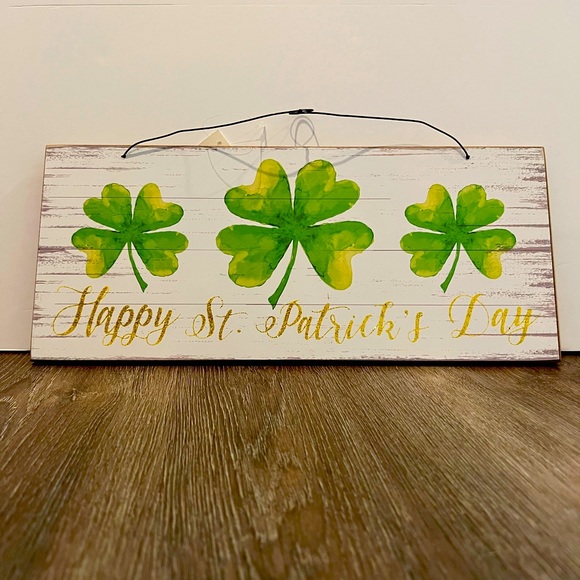 Other - Cute Happy St. Patrick’s Day Wooden Plaque